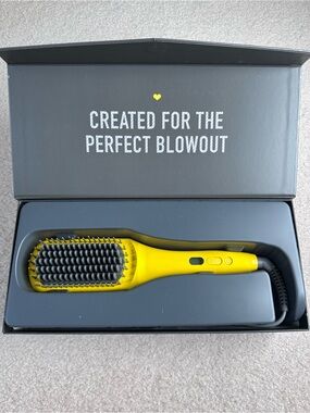 Drybar | The Brush Crush Heated Straightening Brush